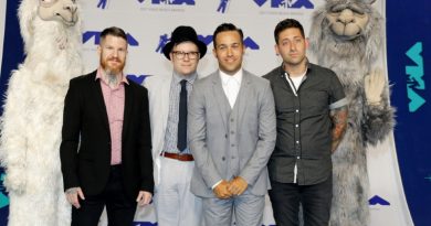 Fall Out Boy Debuts Two New Singles At Surprise Hometown Show