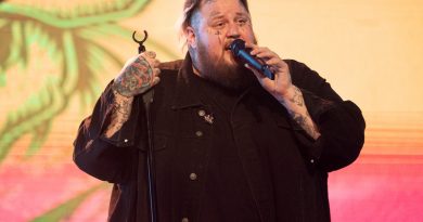 Jelly Roll Nabs His First No. 1 Album On Billboard 200 With ‘Beautifully Broken’