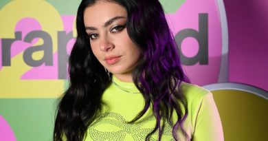 Charli XCX Takes Over Times Square With A Pop-Up ‘Brat’ Performance